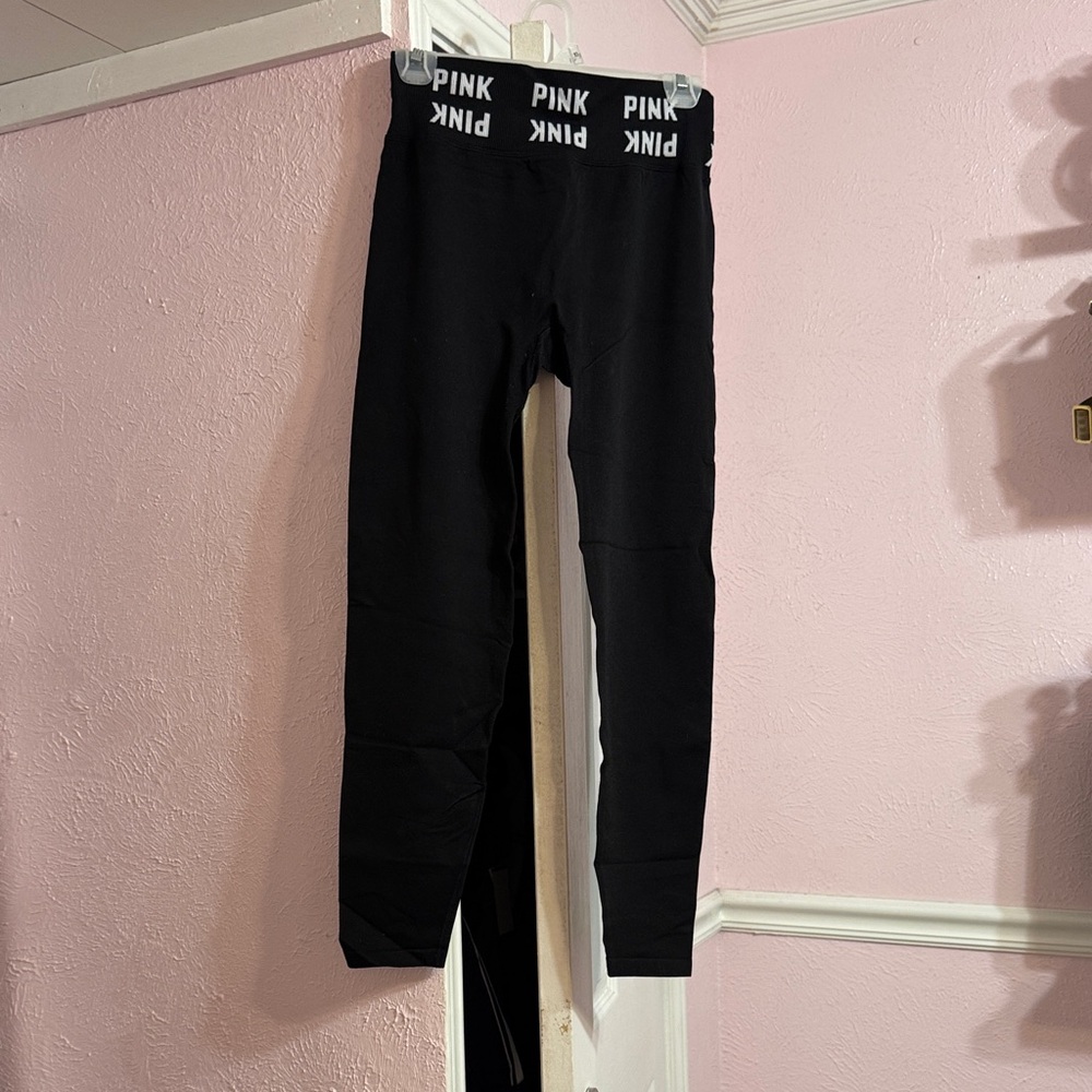 PINK Victoria's Secret Leggings in Black
